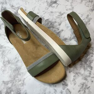 Spenco Jasmine Green Leather Ankle Strap Orthotic Sandals